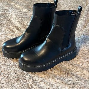 Ladies boots